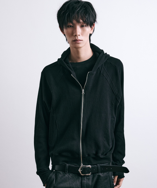 LEARVE(ルアブ)の「ワッフル フィンガーホール フード ジップアップ チャコール(パーカー・メンズ・ダークグレー/ブラック・MEDIUM/LARGE/X-LARGE)」の2枚目の写真