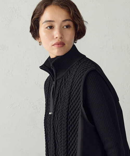 COMME CA ISM(コムサイズム)の「ケーブルニット×タフタジレ/セットアップ対応(ベスト・レディース・ブラック/グレイッシュベージュ・FREE)」の14枚目の写真