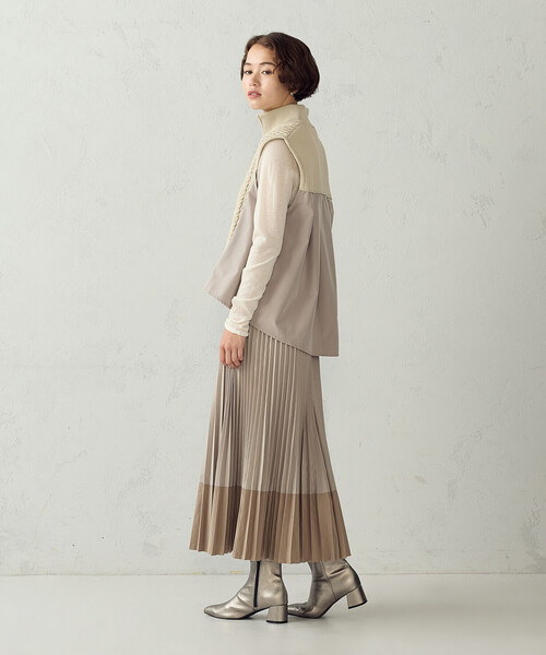 COMME CA ISM(コムサイズム)の「ケーブルニット×タフタジレ/セットアップ対応(ベスト・レディース・ブラック/グレイッシュベージュ・FREE)」の17枚目の写真