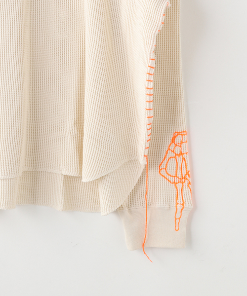 DISCOVERED(ディスカバード)の「DISCOVERED / ディスカバード WAFFLE BONE PRINT CUTSEWN(Tシャツ/カットソー・メンズ・ブラック/ホワイト・1)」の4枚目の写真