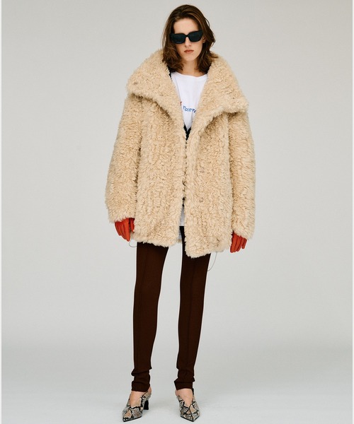 PRANK PROJECT(プランクプロジェクト)の「【2026Winter Pre-Order】スタンドカラーカールファーコート / Stand Collar Curly Fur Coat(その他アウター・レディース・ブラウン/アイボリー・FREE)」の3枚目の写真