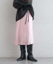 サテンミドルスカート