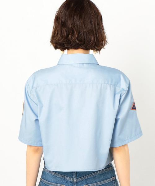 UNIVERSAL OVERALL（ユニバーサルオーバーオール）の「Another Edition×UNIVERSAL OVERALLワッペンシャツ ◆（シャツ/ブラウス・レディース・モカ/ライトブルー・FREE）」の3枚目の写真