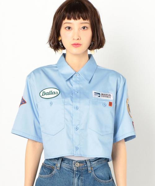 UNIVERSAL OVERALL（ユニバーサルオーバーオール）の「Another Edition×UNIVERSAL OVERALLワッペンシャツ ◆（シャツ/ブラウス・レディース・モカ/ライトブルー・FREE）」の4枚目の写真