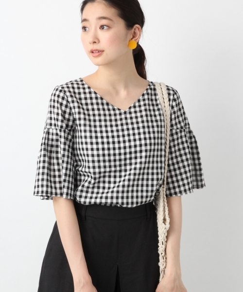 LEPSIM（レプシィム）の「ムジガラフレアスリーブブラウスSS　782693（シャツ/ブラウス・レディース・ブラック/ホワイト系その他/イエロー/ブラック×ホワイト/グレイッシュベージュ・LARGE/MEDIUM）」の4枚目の写真