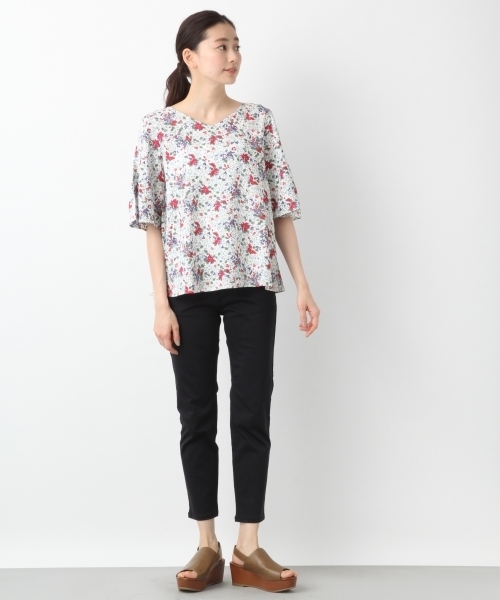 LEPSIM（レプシィム）の「ムジガラフレアスリーブブラウスSS　782693（シャツ/ブラウス・レディース・ブラック/ホワイト系その他/イエロー/ブラック×ホワイト/グレイッシュベージュ・LARGE/MEDIUM）」の22枚目の写真