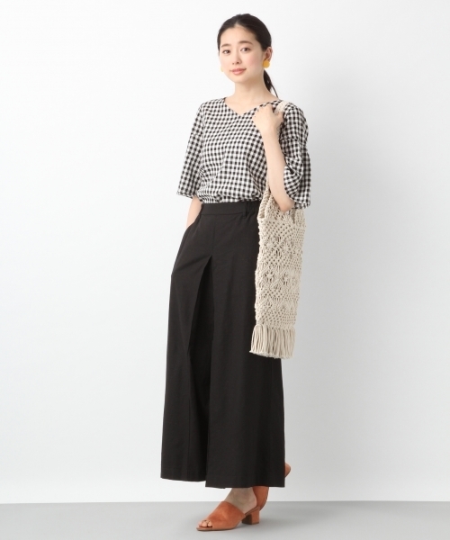 LEPSIM（レプシィム）の「ムジガラフレアスリーブブラウスSS　782693（シャツ/ブラウス・レディース・ブラック/ホワイト系その他/イエロー/ブラック×ホワイト/グレイッシュベージュ・LARGE/MEDIUM）」の15枚目の写真