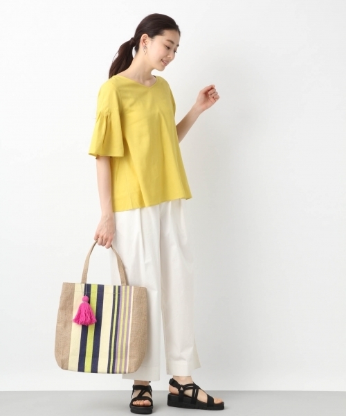 LEPSIM（レプシィム）の「ムジガラフレアスリーブブラウスSS　782693（シャツ/ブラウス・レディース・ブラック/ホワイト系その他/イエロー/ブラック×ホワイト/グレイッシュベージュ・LARGE/MEDIUM）」の20枚目の写真