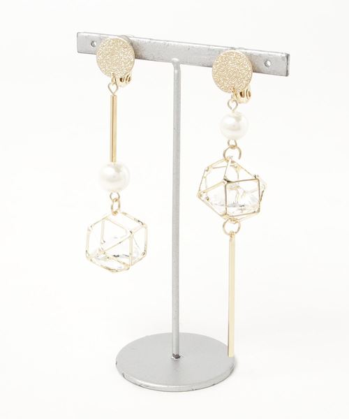 YECCA VECCA（イェッカヴェッカ）の「デザインアシンメトリーイヤリング（イヤリング・レディース・シルバー/ゴールド・FREE）」の2枚目の写真