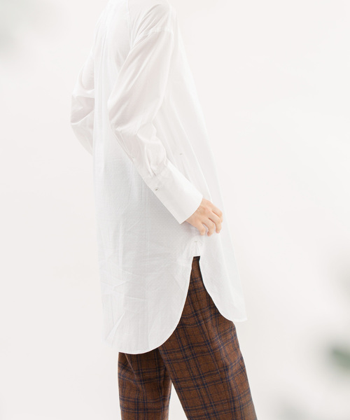nop de nod(ノップドゥノッド)の「ノーカラーチュニックシャツ(チュニック・レディース・ホワイト/オフホワイト・3)」の3枚目の写真