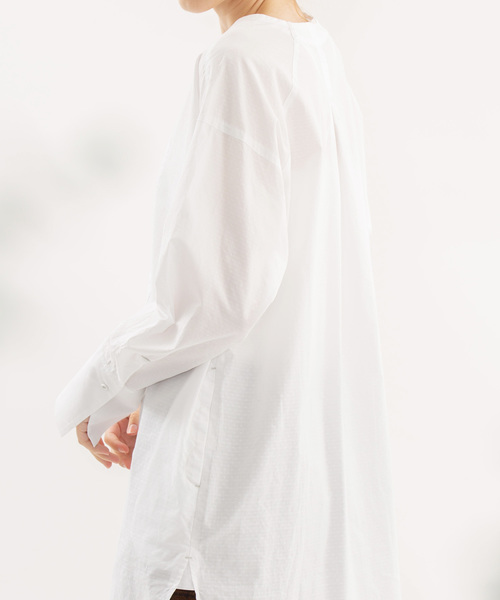 nop de nod(ノップドゥノッド)の「ノーカラーチュニックシャツ(チュニック・レディース・ホワイト/オフホワイト・3)」の14枚目の写真