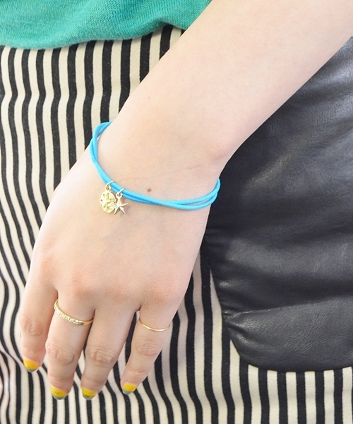 SHIPS JET BLUE（シップスジェットブルー）の「JB: チャーム/カラーブレス■（ブレスレット・メンズ・グリーン/ライトグリーン/ネイビー/ライトブルー/イエロー/レッド・ONESIZE）」の3枚目の写真