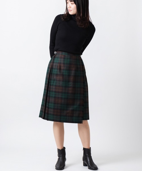 O'NEIL of DUBLIN(オニールオブダブリン)の「O'Neil of Dublin 100% ウーステッドウール キルトスカート スタンダード 66cm(スカート・レディース・ブラック×グリーン/キャメル/ホワイト×ネイビー/ブルー系その他/ローズ/ブラック/ダークグリーン/ネイビー/グレー/レッド/グリーン/モスグリーン/ダークグレー/マスタード/ワインレッド/ホワイト×レッド/ホワイト×グリーン/ホワイト×ブラック/ブラック×ホワイト/ホワイト系その他/ブラック系その他/ベージュ系その他/グリーン系その他/ブルー/オレンジ/イエロー/ライトブルー/ブラウン/ダークブルー/グリーン系その他2/ピンク系その他/ライトパープル/カーキ/ライトブラウン/グリーン系その他3/パープル/グレイッシュベージュ/バイオレット/ダークオレンジ/ライム/ピンク/グリーン系その他4/ブラウン系その他・12/10/8/6/14/4)」の10枚目の写真