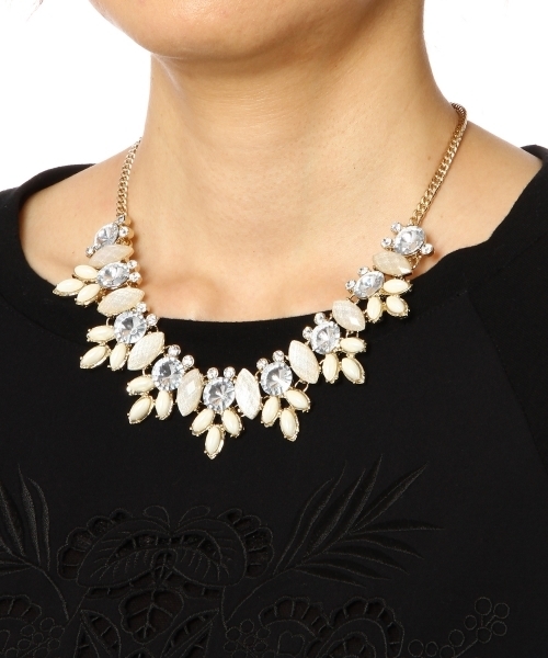 BEAUTY&YOUTH UNITED ARROWS（ビューティーアンドユースユナイテッドアローズ）の「BYSF ビジューエポカラーチェーンネックレス  ◆（ネックレス・レディース・オフホワイト/ブラック・フリー）」の7枚目の写真