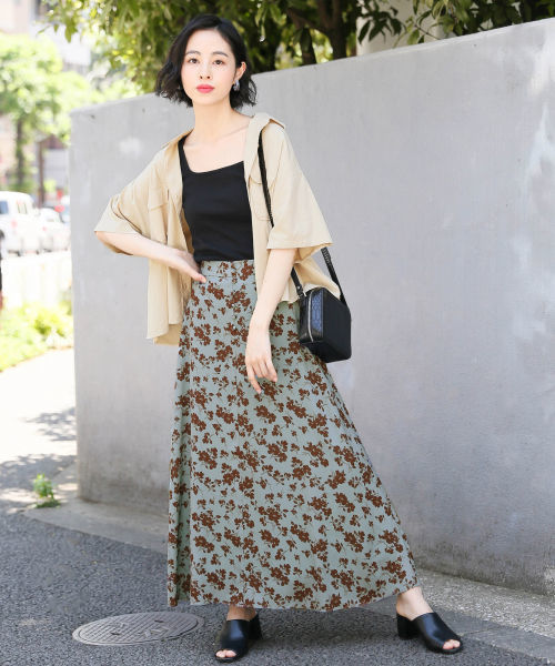 LOWRYS FARM(ローリーズファーム)の「スクエアリブタンク 838781(タンクトップ・レディース・ブラック/ベージュ/オフホワイト/カーキ/キャメル・MEDIUM/LARGE)」の8枚目の写真