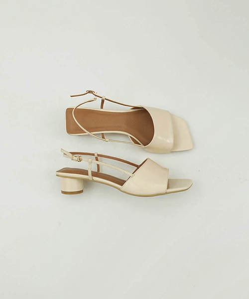 TODAYFUL（トゥデイフル）の「オープントゥースクエアサンダル（サンダル・レディース・キナリ/グレイッシュベージュ/オリーブ/レッド系その他・36inch/37inch/38inch）」の9枚目の写真