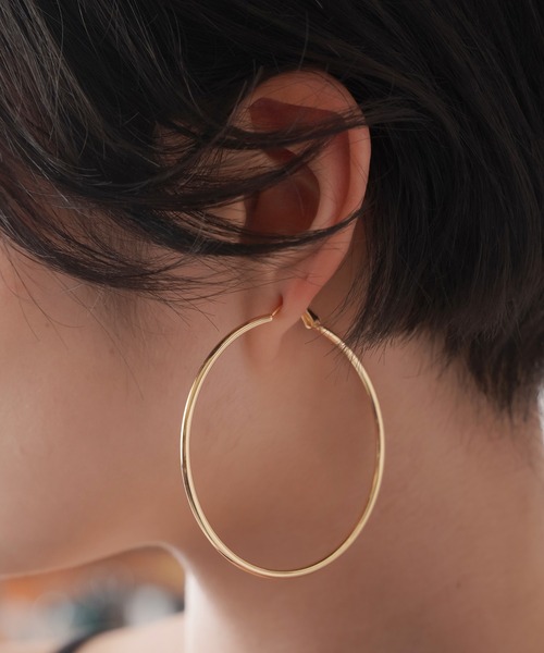 SPINNS（スピンズ）の「メタルフープピアス（ピアス（両耳用）・レディース・シルバー/ゴールド/シルバー系その他/ゴールド系その他2/ゴールド系その他・ONESIZE）」の4枚目の写真