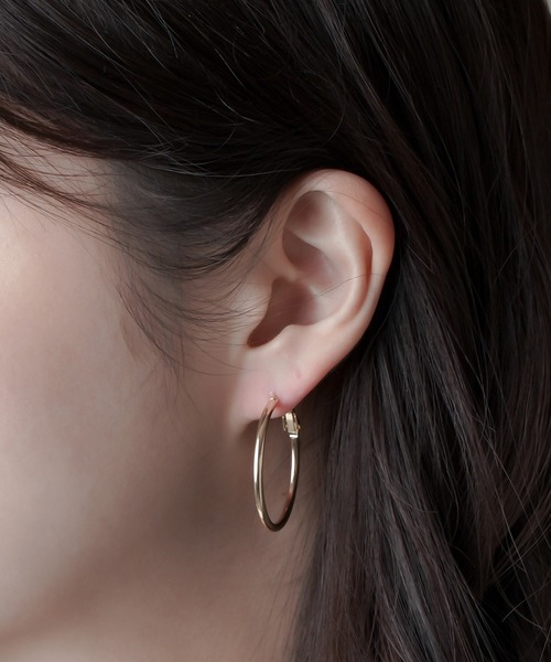 SPINNS（スピンズ）の「メタルフープピアス（ピアス（両耳用）・レディース・シルバー/ゴールド/シルバー系その他/ゴールド系その他2/ゴールド系その他・ONESIZE）」の5枚目の写真