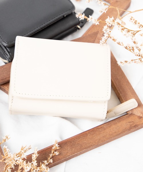 WEGO(ウィゴー)の「WEGO/9ポケット三つ折りウォレット(財布・レディース・ブルー/アイボリー/その他1/ブラウン/グリーン系その他/ピンク/シルバー/ブラック/ゴールド/レッド系その他/レッド/ダークベージュ/その他2・FREE)」の2枚目の写真