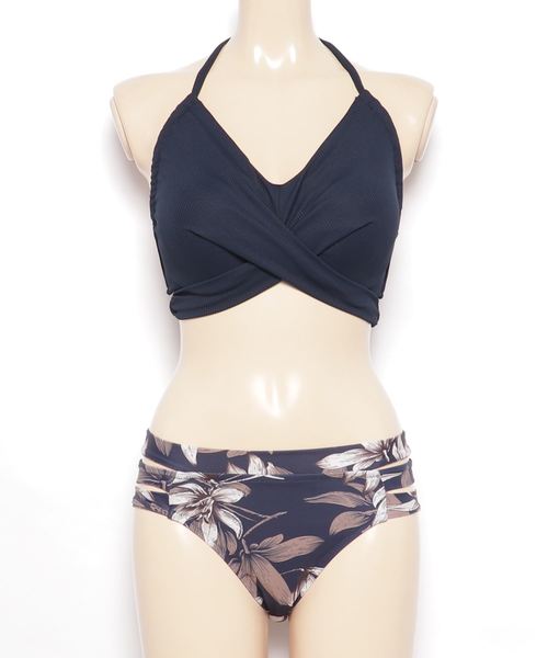 Dita（ディータ）の「【3点セット】リゾートパンツ付きビキニセット【RT】（水着・レディース・ブラック/グリーン/グリーン系その他/ブラック系その他/ネイビー・L/XL/M）」の10枚目の写真