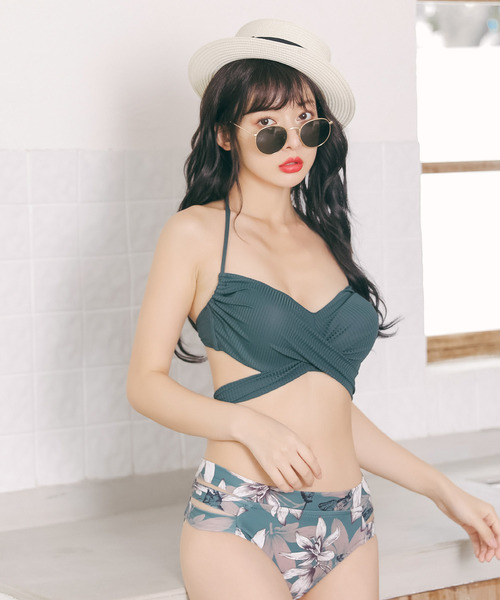 Dita（ディータ）の「【3点セット】リゾートパンツ付きビキニセット【RT】（水着・レディース・ブラック/グリーン/グリーン系その他/ブラック系その他/ネイビー・L/XL/M）」の20枚目の写真