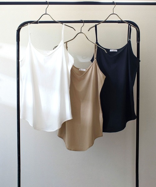 classicalelf（クラシカルエルフ）の「コーデの幅が広がる。ロング丈レイヤード無地キャミソール(袖なし)（キャミソール・レディース・ブラック/オフホワイト/キャメル/モカ・MEDIUM/LARGE/X-LARGE）」の12枚目の写真