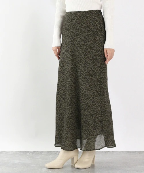 LOWRYS FARM(ローリーズファーム)の「コバナキリカエフレアスカート2 892805(スカート・レディース・ネイビー/イエロー/グリーン/ブラック/カーキ/レッド/ブルー/ブラウン/グレー・FREE)」の5枚目の写真