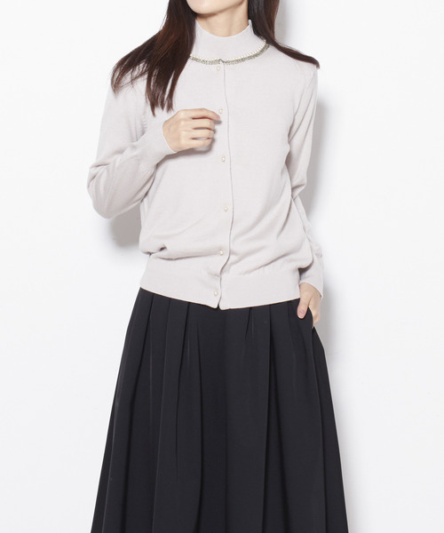 Tiara(ティアラ)の「パールネックアンサンブルニット(ニット/セーター・レディース・ブラック/グレー系その他/グレー/ラベンダー・FREE)」の13枚目の写真