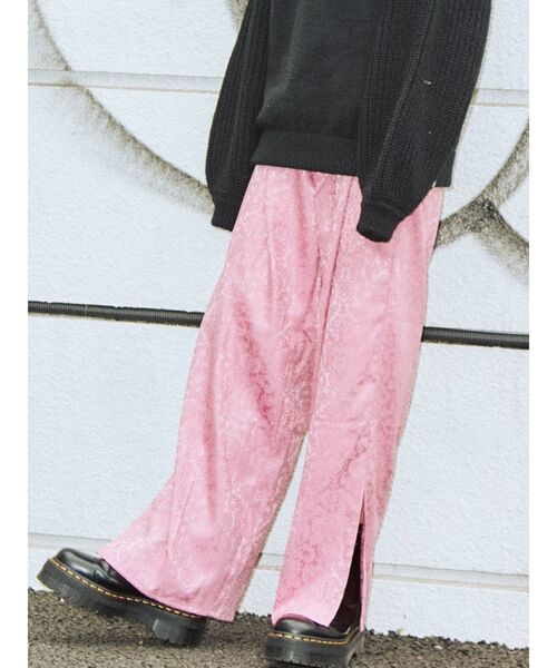 jouetie（ジュエティ）の「ジャガードストレートパンツ（その他パンツ・レディース・ブラック/ピンク/ブルー・MEDIUM）」の3枚目の写真