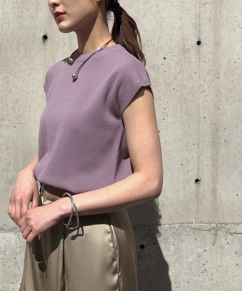 &g'aime（アンジェム）の「【&g'aime】ミラノリブフレンチスリーブニット（ニット/セーター・レディース・ブラック/チャコールグレー/ホワイト/カーキ/グレイッシュベージュ/ベージュ/パープル・FREE）」の7枚目の写真