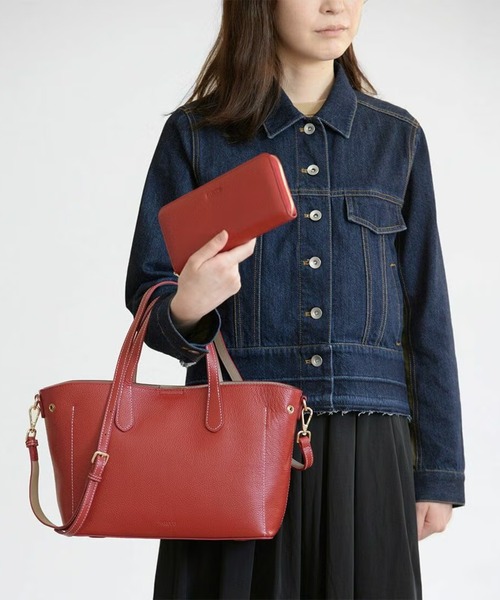 BARCOS(バルコス)の「【BARCOS】 シュリンクレザーハンドバッグ&財布 ユニバーサルセット(ハンドバッグ・レディース・ベージュ/レッド/ブラック/ブルー・ONE SIZE)」の21枚目の写真