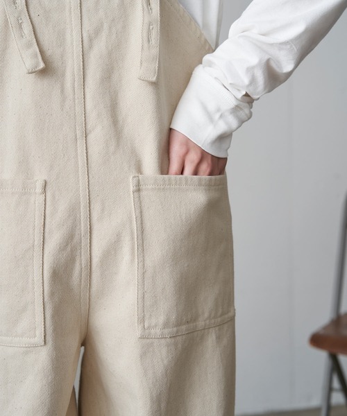 Chaco closet（チャコ クローゼット）の「カツラギ ワイドシルエットサロペットパンツ（サロペット/オーバーオール・レディース・ベージュ/ブラック/ホワイト系その他・FREE）」の14枚目の写真