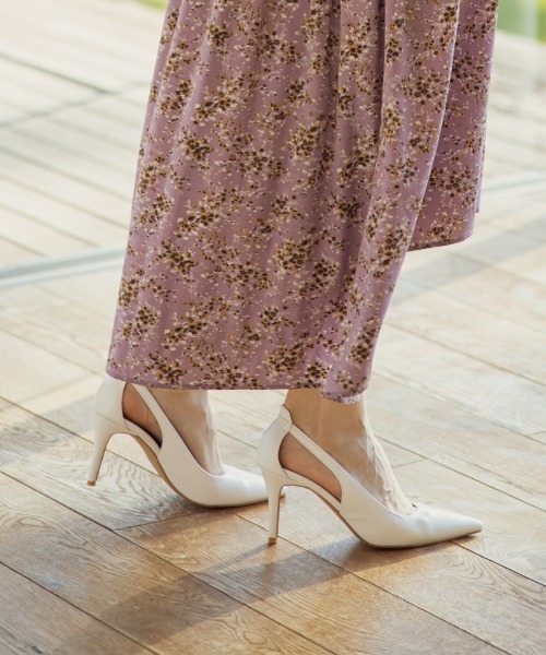 AMBIENT（アンビエント）の「ｻｲﾄﾞｶｯﾃｨﾝｸﾞﾊﾟﾝﾌﾟｽ（パンプス・レディース・ブラック/ベージュ/ホワイト・L/M/S）」の2枚目の写真