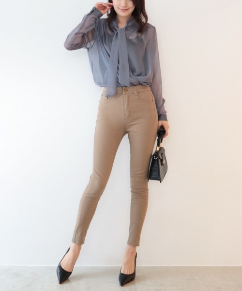 AMBIENT（アンビエント）の「ｻｲﾄﾞｶｯﾃｨﾝｸﾞﾊﾟﾝﾌﾟｽ（パンプス・レディース・ブラック/ベージュ/ホワイト・L/M/S）」の10枚目の写真