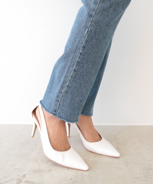 AMBIENT（アンビエント）の「ｻｲﾄﾞｶｯﾃｨﾝｸﾞﾊﾟﾝﾌﾟｽ（パンプス・レディース・ブラック/ベージュ/ホワイト・L/M/S）」の15枚目の写真