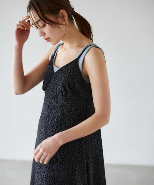 mysty woman(ミスティウーマン)の「2WAYテレコタンク 940346(タンクトップ・レディース・ブラック/オフホワイト/ライム/ライトカーキ/モカ/イエロー/ブルー・FREE)」の20枚目の写真