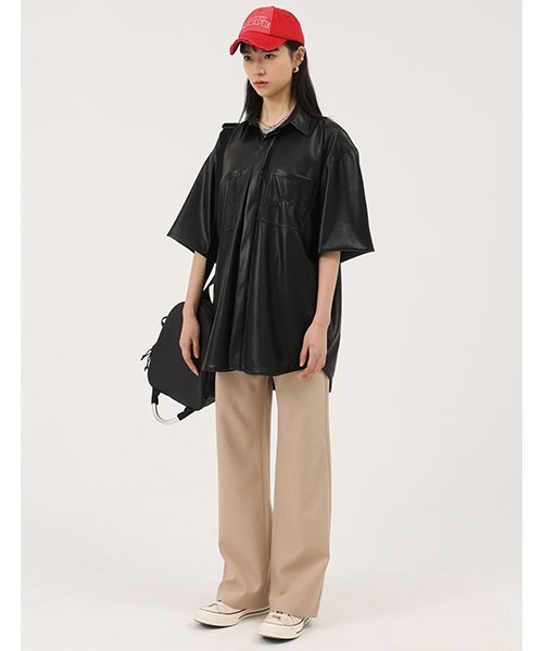 MASONPRINCE（メイソンプリンス）の「【MASONPRINCE】Oversized PU leather half sleeve shirt PY4004（シャツ/ブラウス・メンズ・ブラウン/ブラック・XL/L/S/M）」の3枚目の写真