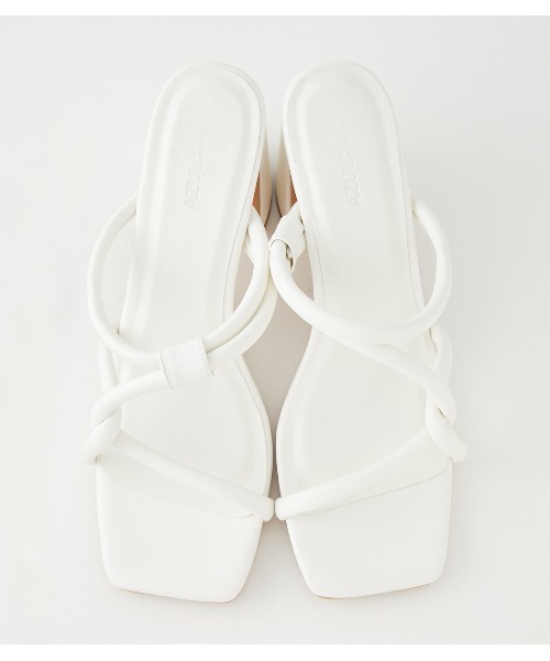 AZUL by moussy（アズールバイマウジー）の「TUBE CROSS BELT SANDALS/チューブクロスベルトサンダル（サンダル・レディース・ホワイト/ブラック・MEDIUM/SMALL/LARGE）」の4枚目の写真