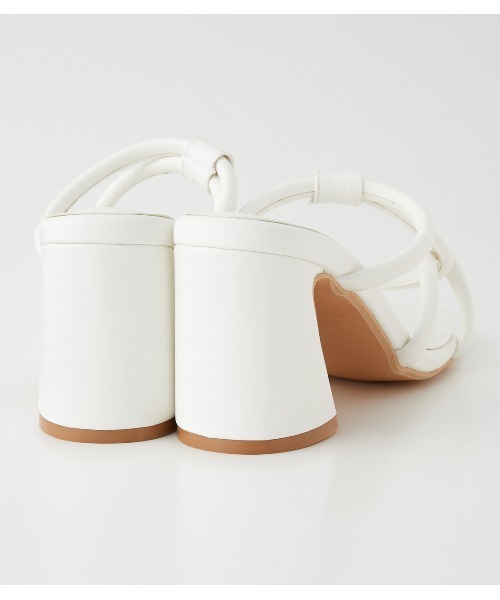 AZUL by moussy（アズールバイマウジー）の「TUBE CROSS BELT SANDALS/チューブクロスベルトサンダル（サンダル・レディース・ホワイト/ブラック・MEDIUM/SMALL/LARGE）」の7枚目の写真