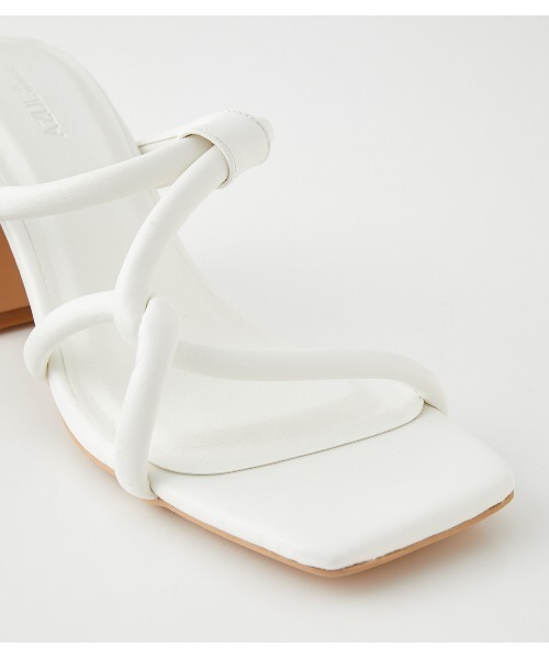 AZUL by moussy（アズールバイマウジー）の「TUBE CROSS BELT SANDALS/チューブクロスベルトサンダル（サンダル・レディース・ホワイト/ブラック・MEDIUM/SMALL/LARGE）」の9枚目の写真