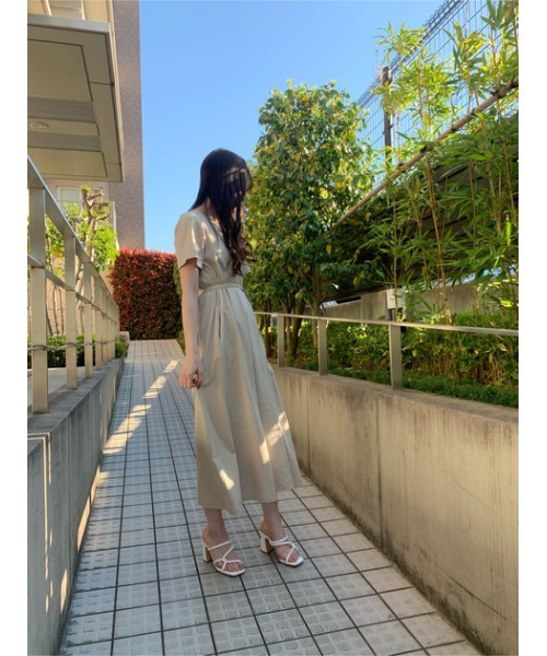 AZUL by moussy（アズールバイマウジー）の「TUBE CROSS BELT SANDALS/チューブクロスベルトサンダル（サンダル・レディース・ホワイト/ブラック・MEDIUM/SMALL/LARGE）」の18枚目の写真