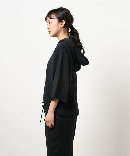 NIKE(ナイキ)の「【NIKE】NSW アイコン クラッシュ SS L/S フーディ FT(パーカー・レディース・ブラック・SMALL/MEDIUM)」の3枚目の写真