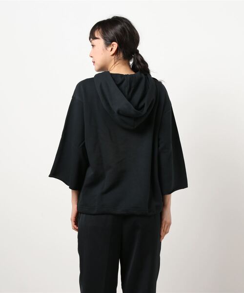 NIKE(ナイキ)の「【NIKE】NSW アイコン クラッシュ SS L/S フーディ FT(パーカー・レディース・ブラック・SMALL/MEDIUM)」の2枚目の写真