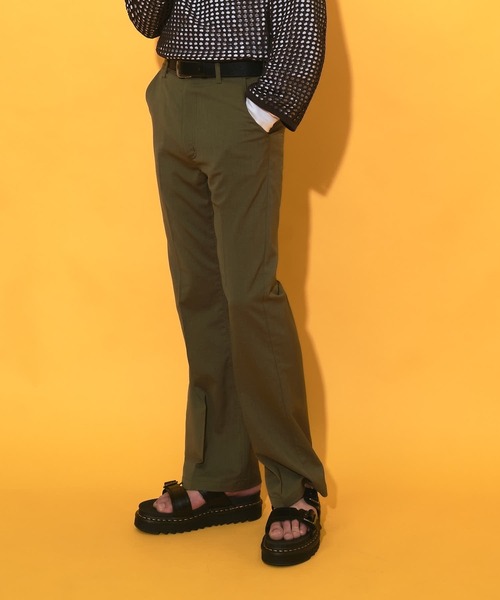 PUBLUX(パブリュクス)の「【PUBLUX/パブリュクス×ベルエポック】 センタープレスフレアスラックス/ユニセックス(スラックス・メンズ・ブルー/ブラック/オリーブ/ホワイト/ブラウン・LARGE/MEDIUM/SMALL)」の7枚目の写真