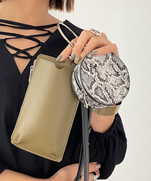 Shelly island（シェリーアイランド）の「フェイクレザーリングマルチケース（ショルダーバッグ・レディース・ホワイト/その他/ブラック/オレンジ・FREE）」の8枚目の写真