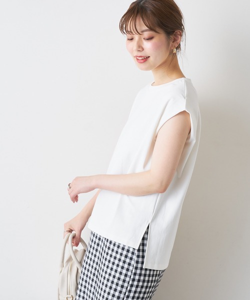 natural couture(ナチュラルクチュール)の「袖口タック厚手ノースリT(Tシャツ/カットソー・レディース・オフホワイト/ブラック/ピンク/その他1/その他2/ベージュ・FREE)」の2枚目の写真