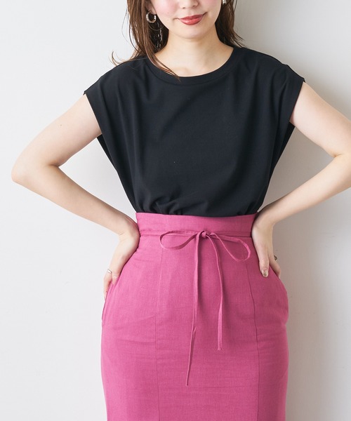 natural couture(ナチュラルクチュール)の「袖口タック厚手ノースリT(Tシャツ/カットソー・レディース・オフホワイト/ブラック/ピンク/その他1/その他2/ベージュ・FREE)」の1枚目の写真