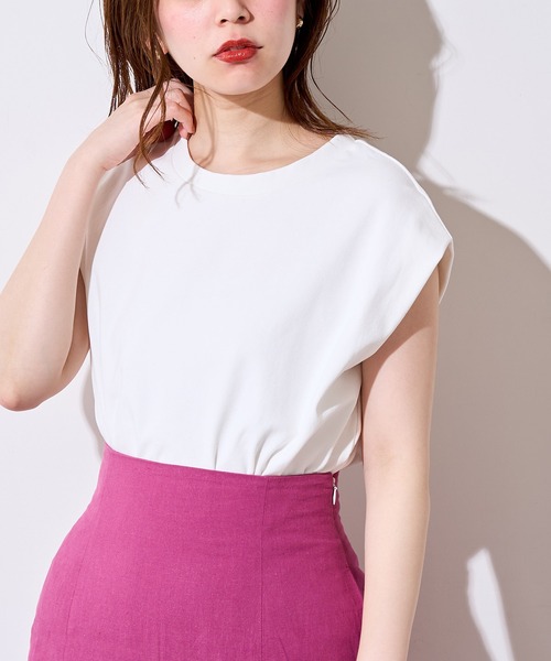 natural couture(ナチュラルクチュール)の「袖口タック厚手ノースリT(Tシャツ/カットソー・レディース・オフホワイト/ブラック/ピンク/その他1/その他2/ベージュ・FREE)」の7枚目の写真