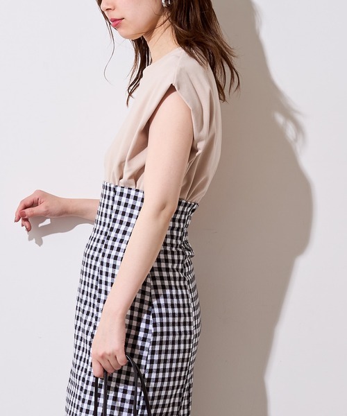 natural couture(ナチュラルクチュール)の「袖口タック厚手ノースリT(Tシャツ/カットソー・レディース・オフホワイト/ブラック/ピンク/その他1/その他2/ベージュ・FREE)」の15枚目の写真