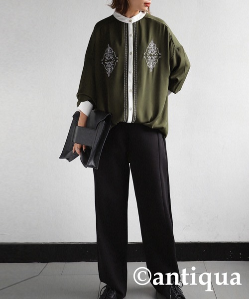 antiqua(アンティカ)の「どこかレトロ!雰囲気抜群デザイン刺繍シャツ(シャツ/ブラウス・レディース・ブラック/オフホワイト/カーキ/イエロー・FREE)」の21枚目の写真